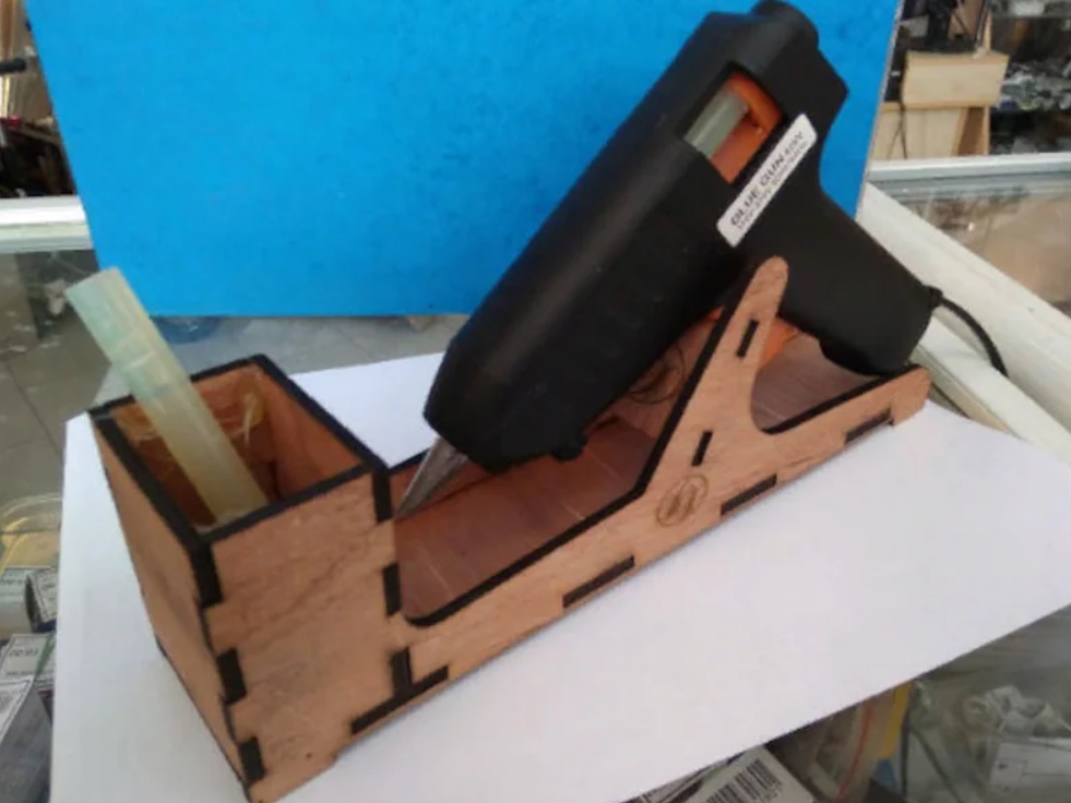 Soporte pistola pegamento 4mm