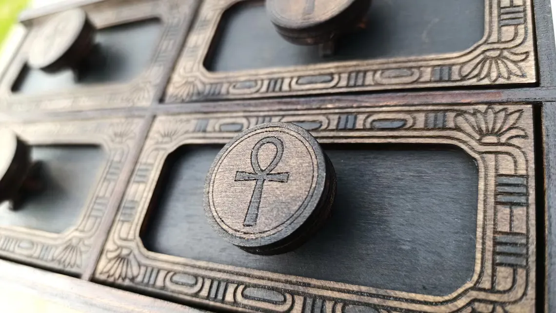 🏺✨ Cómoda o Caja de 4 Cajones – Diseño Egipcio para Corte Láser - ETSY - Imagen 3