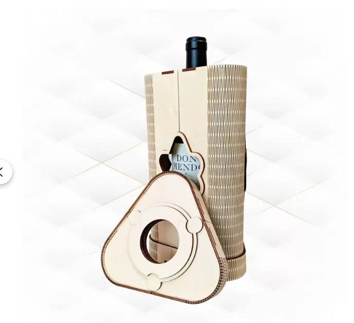 🍷🔺 Caja Triangular con Cerradura – Para Botella de Vino